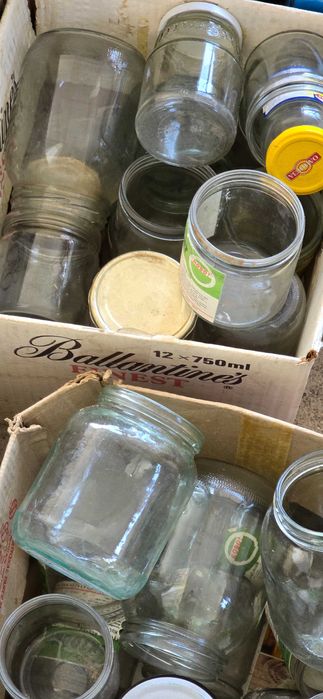 Буркани  ,на винт,обикновенни,запазени ,без пукнатини или други