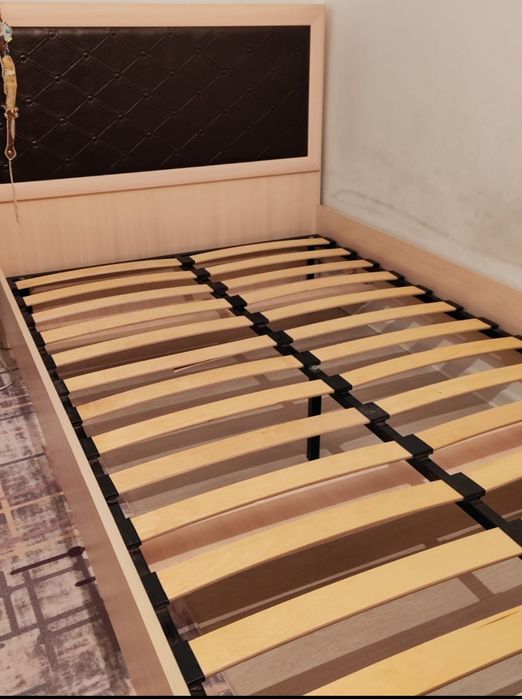 Продам кровать без матроса