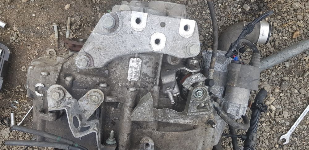 Cutie viteza vw,audi,skoda,6+1trepte motor 2.0 tdi ,140 cp,cod HDU