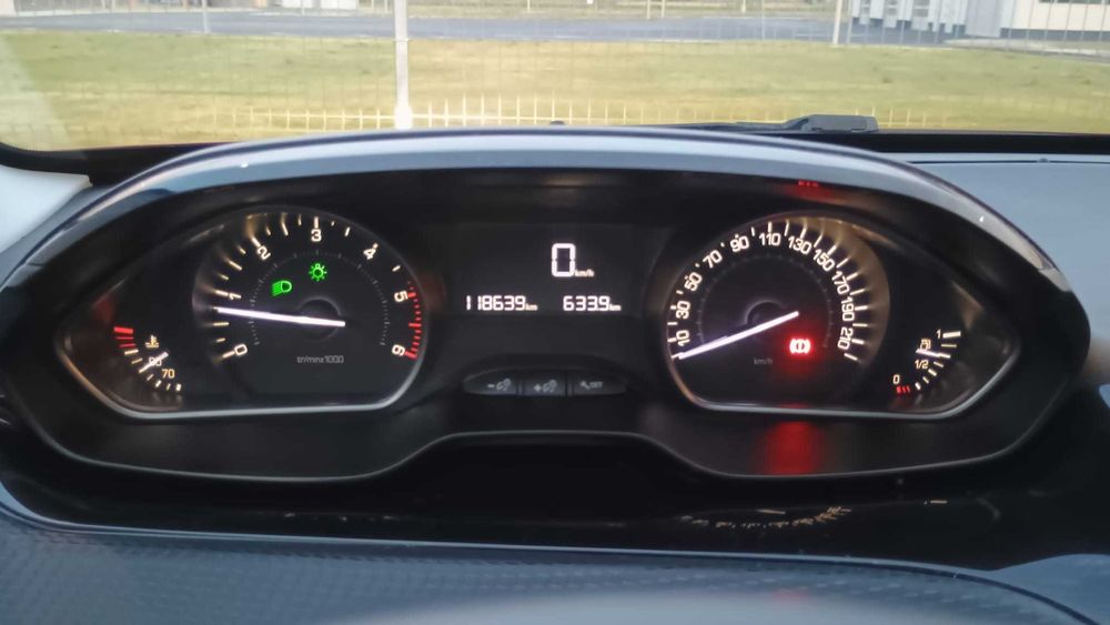 Peugeout 2008 Facelift 1.5 BlueHDI, prima înmatriculare 10.01.2020