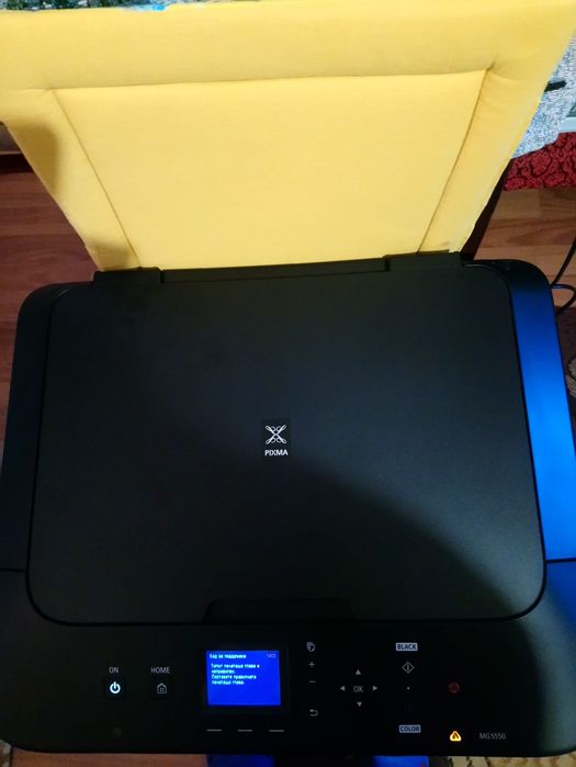 Продавам Мултифункционално устройство Canon Pixma MG5550