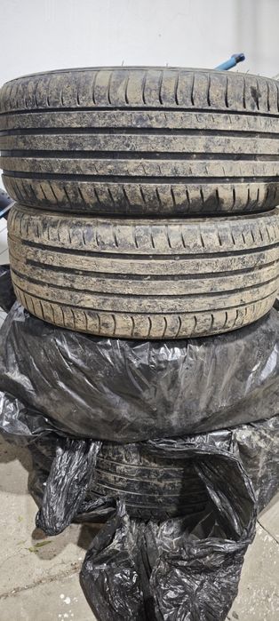 Продам комплект летней резины 225/45/18