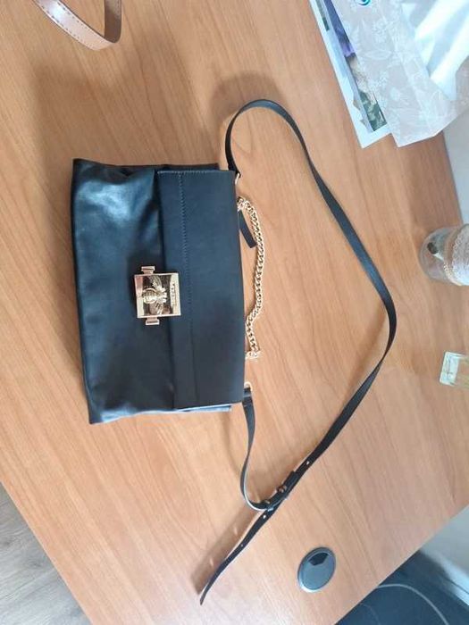 Geantă Musette New Elisabeth – Piele Naturală Neagră, Accesorii Aurii (Albina)