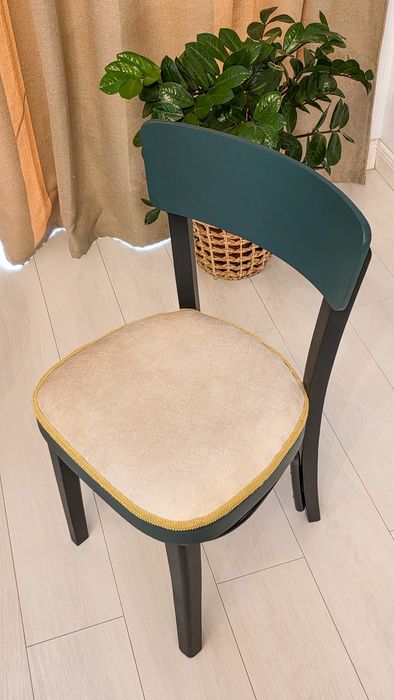 Set recondiționat 2 scaune și masă