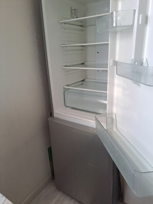 Холодильник Самсунг в отличном состояний...Продам!