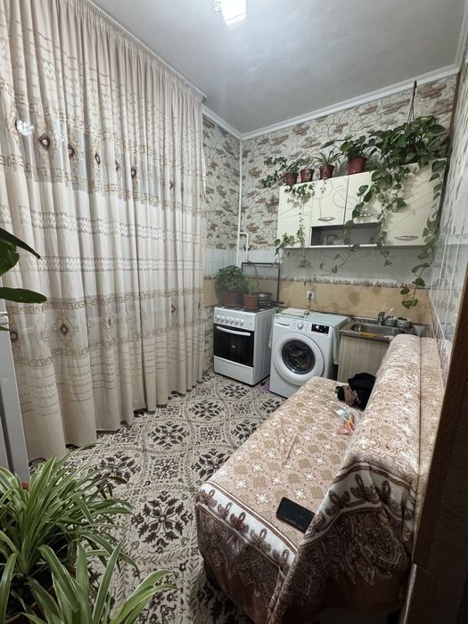 Продаётся на Авиасозлар-2 (2в3/5/5 чистый ремонт раздельный комнаты