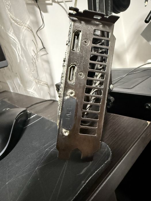 Placă video nvidia gtx 1660 super de 6GB