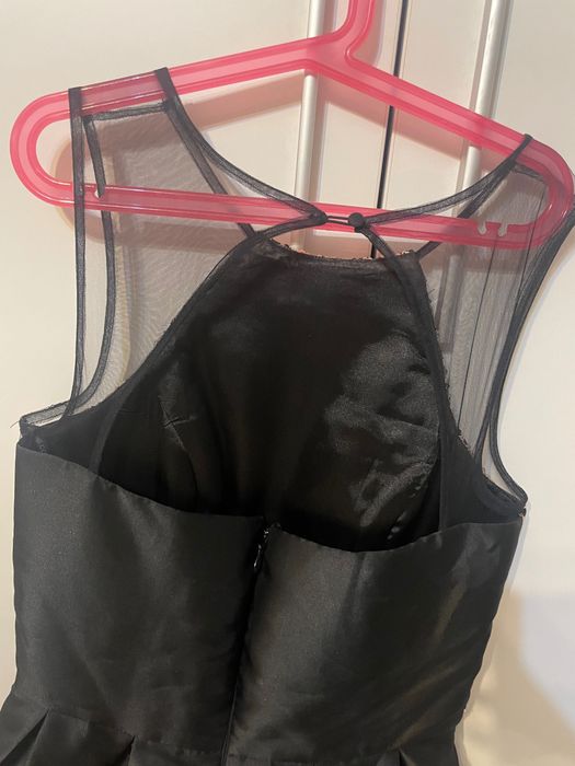 Къса черна рокля с пайети