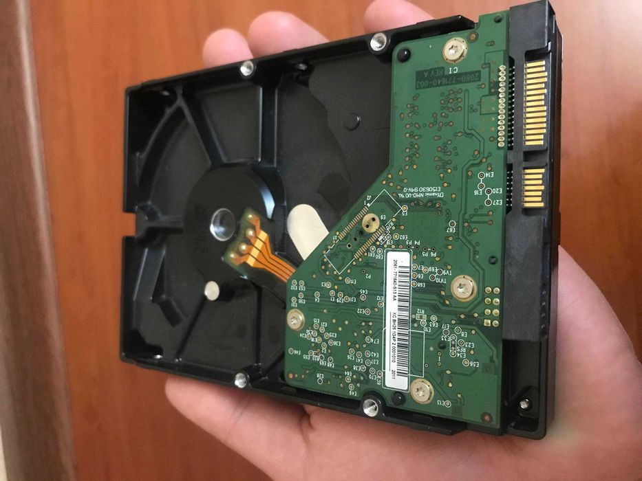 Жесткие диски  HDD SSD