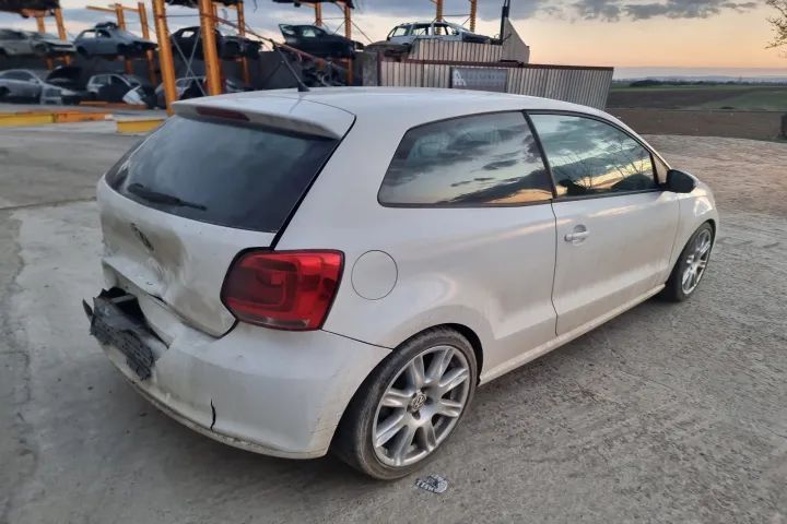 scaune fata spate bancheta scaune interior tapiterie plafoniera plafon  Vw Polo 6R  motor 1.2TSI  105cp CBZ dezmembrez