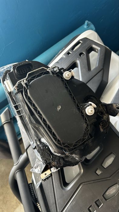 Продам, фару правую приора