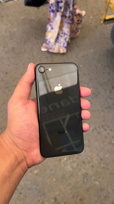 Iphone se sotiladi