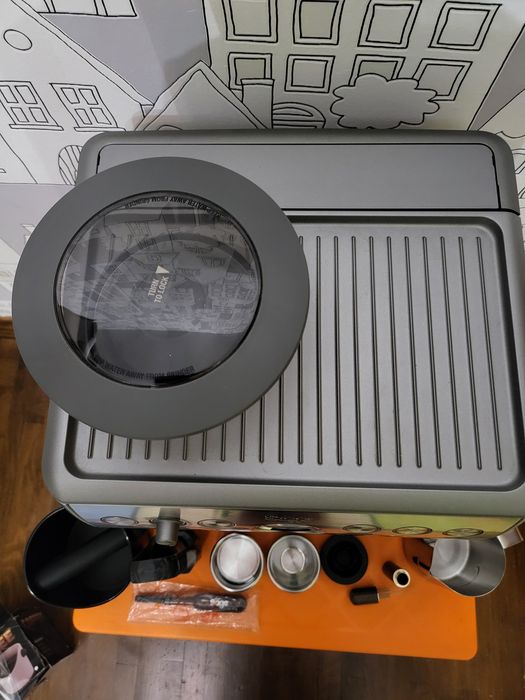 Еспресо машина SAGE Barista Express 875 Кафемашина с кафемелачка