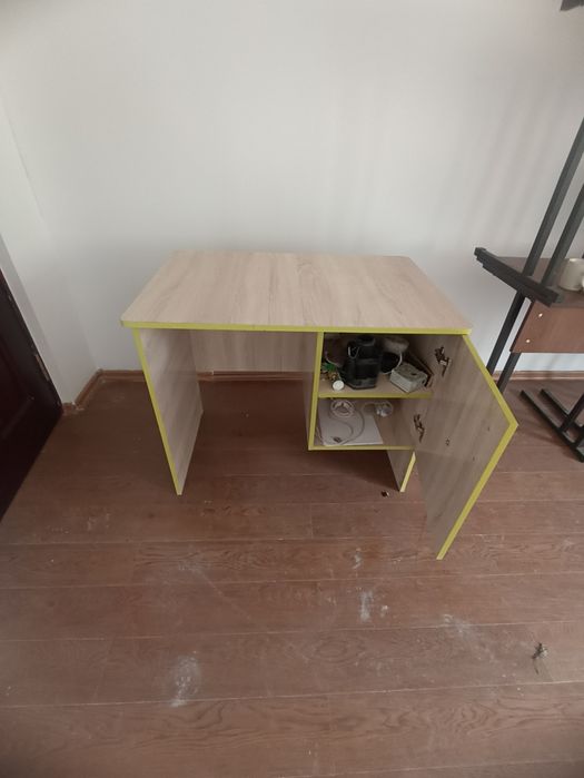 Срочно (школьная парта ) матрас сатылады