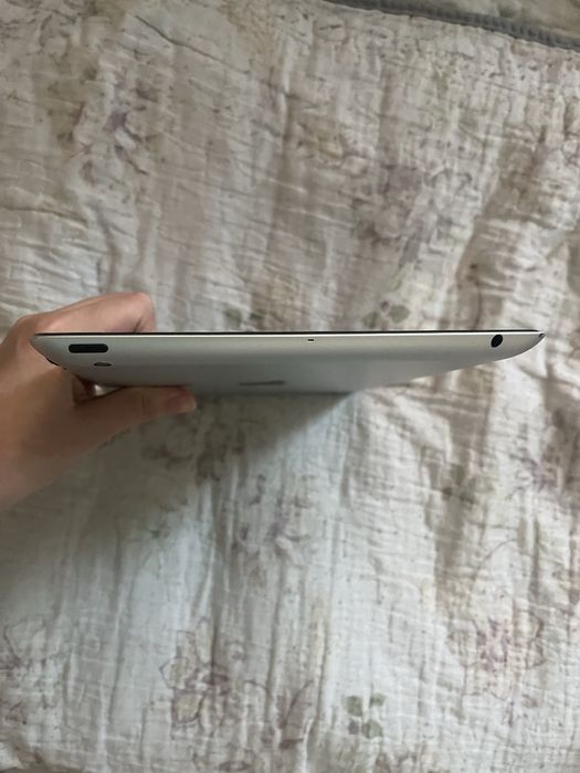 Продам айпад 3 поколения ТОРГ