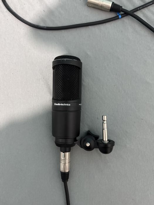 Vand microfon audio-tehnica at 2020 cablu XLR