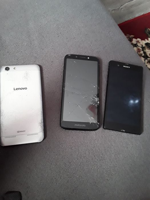 Telefoane pentru piese