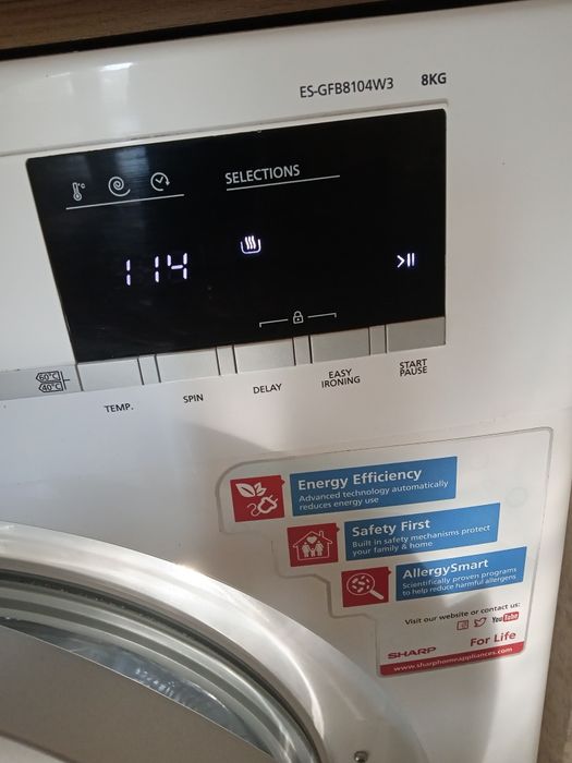 ПЕРАЛНЯ Sharp. Много запазена.