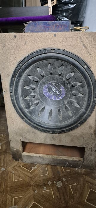 Продам сабвуфер с усилителем.