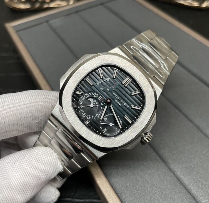 Patek Phillipe Nautilus 5712/ 1A