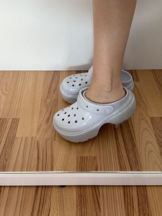 Crocs stomp high shine