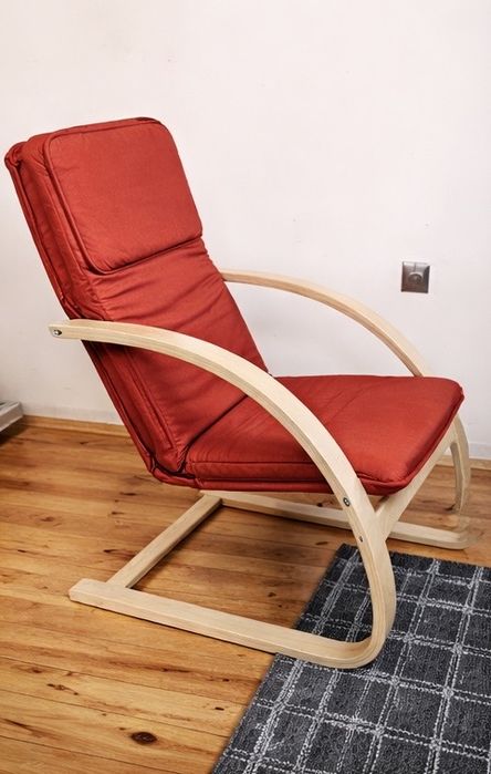 Продавам удобно кресло TILST