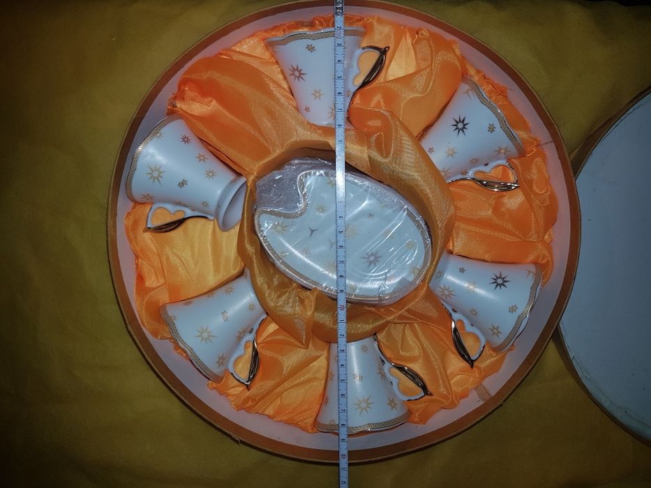 Сервиз за кафе или чай в подаръчна кутия