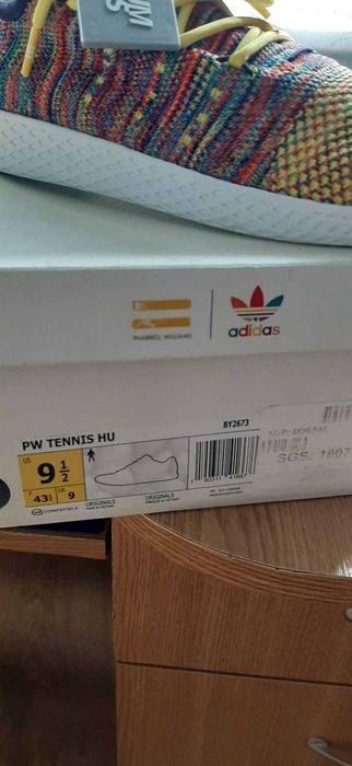Продават се чисто нови обувки ADIDAS PHARRELL WILLIAMS Mult-color