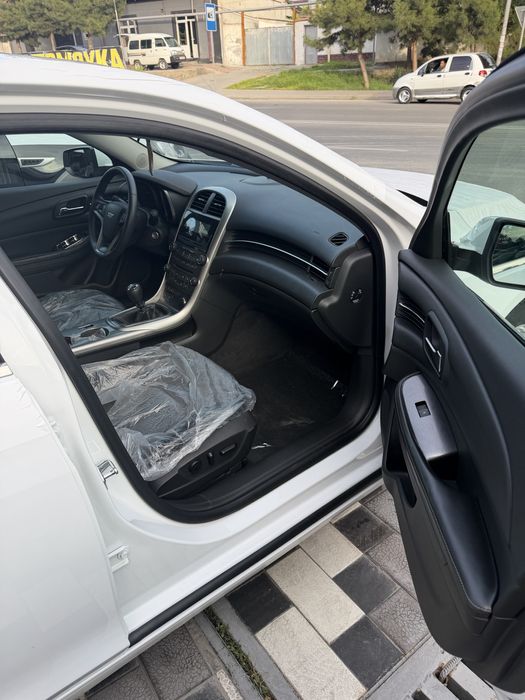 Malibu 1 mexanik kraska tozza salondan bir qul moshina stok holat