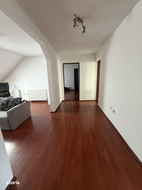 Apartament spatios zona Stefan cel Mare