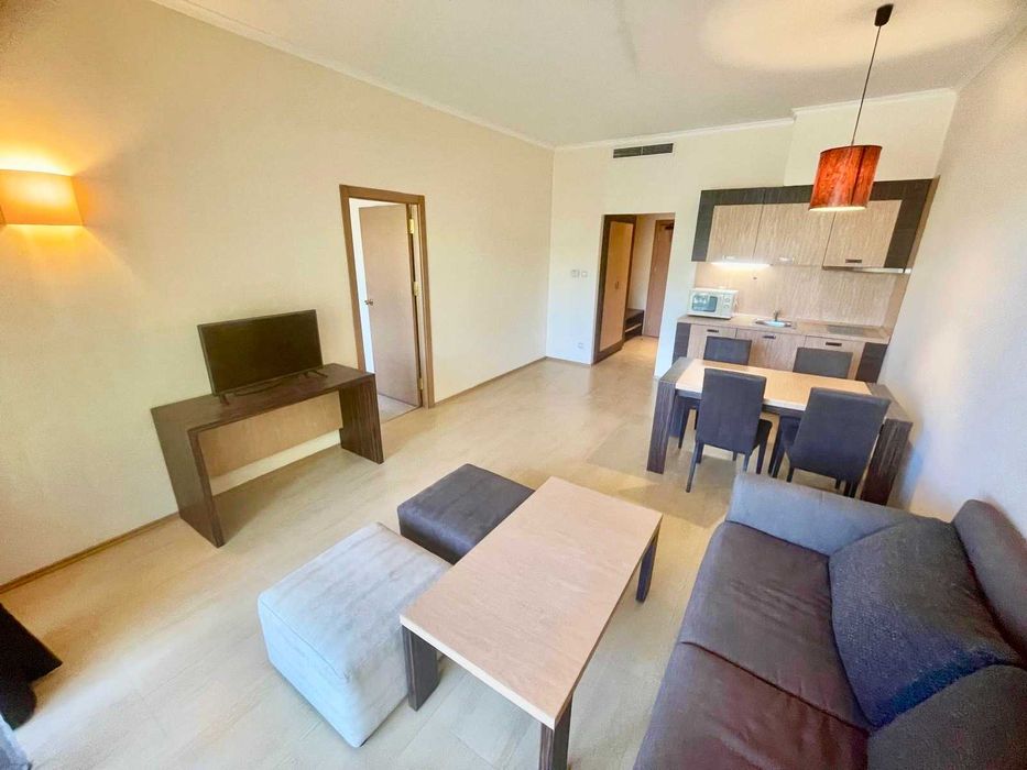 Двустаен апартамент в к-с Маджестик Бийч Ризорт, Първа линия