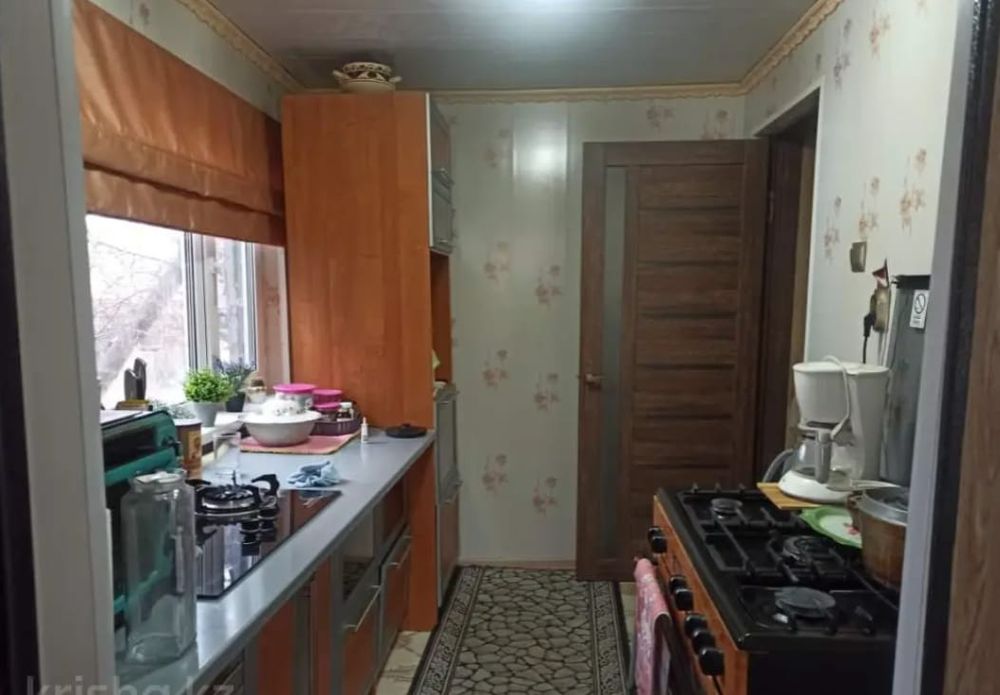 Продам дом в полтора уровня.