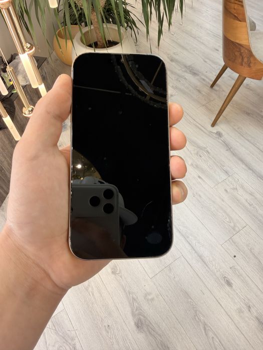 IPhone: 16 pro 256gb