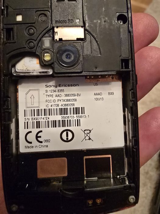 Telefon Colectie: Sony Ericsson Vivaz Red U5i