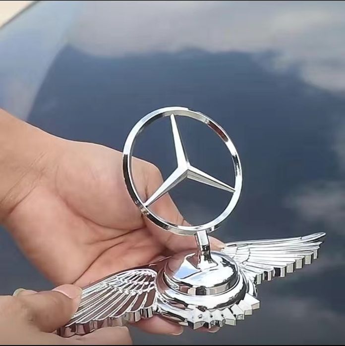 Наклейка логотип Мерседес Тайота