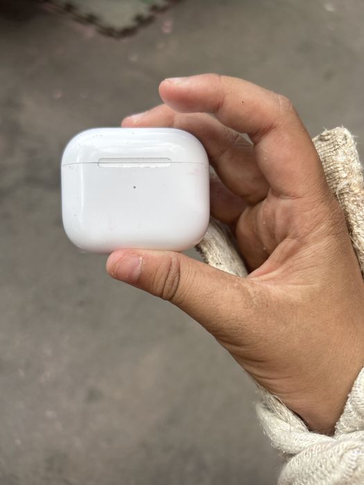 AirPods три новый