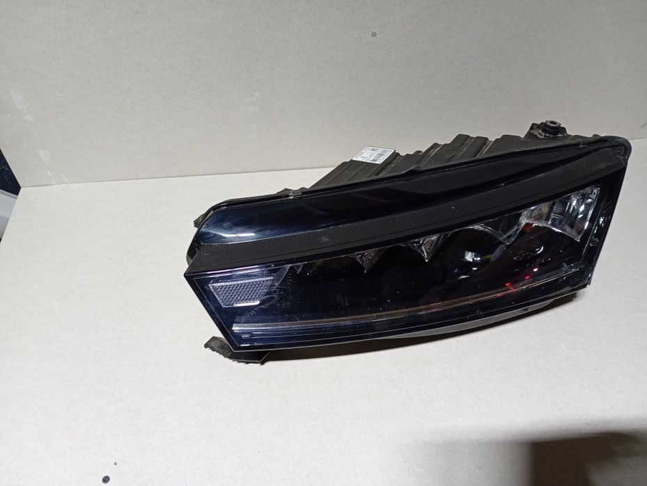 Far stânga Skoda Octavia 4 full led cod 5e4941015