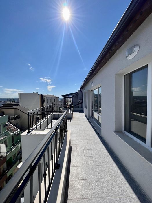 Четиристаен апартамент с 2 гаража