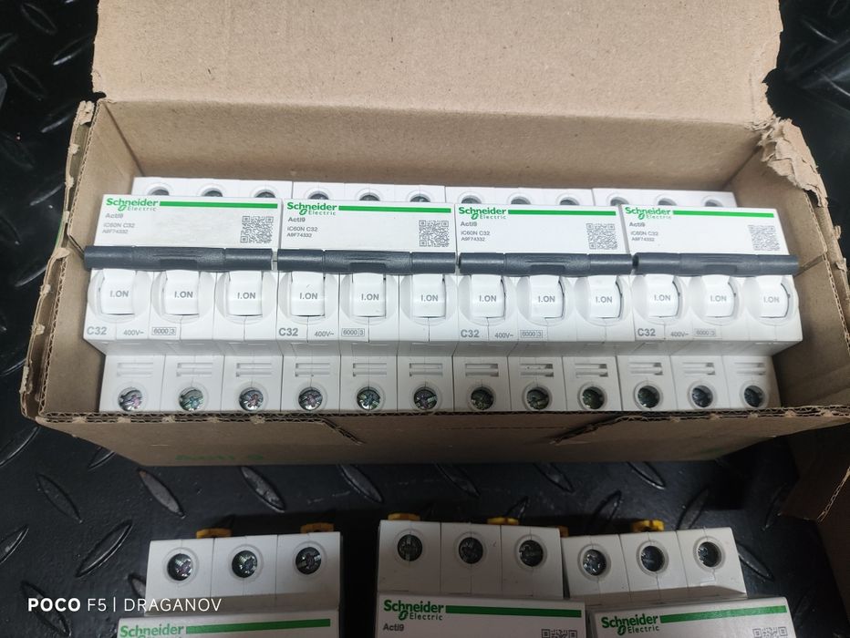 Автоматични  прекъсвачи Schneider acti 9