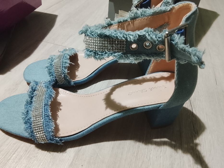 Сандали,нови и неизползвани,40номер