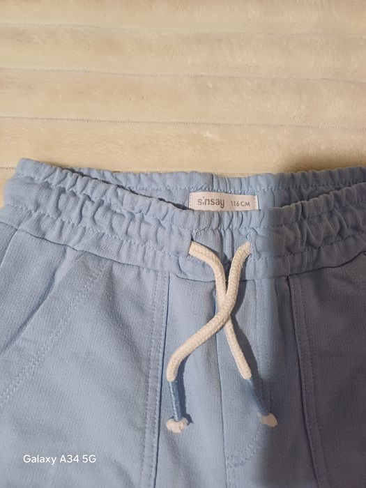 Costum fetița  3-4 ani. Fără etichetă