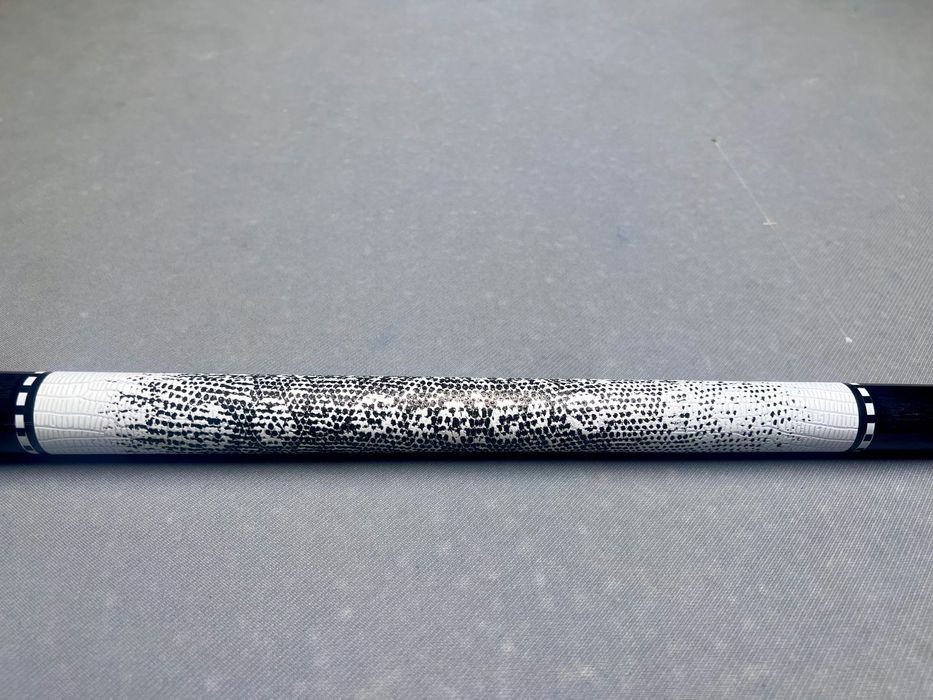 Чисто Нова Щека за Билярд MOON SPEED 58" POOL CUE-LIZARD SKIN TEXTURE