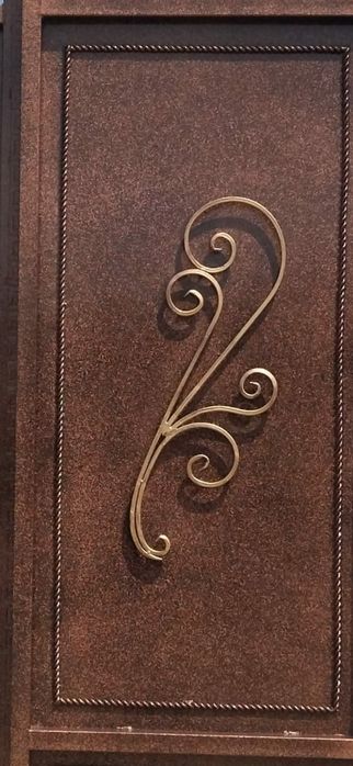 покраска ворот и дверей