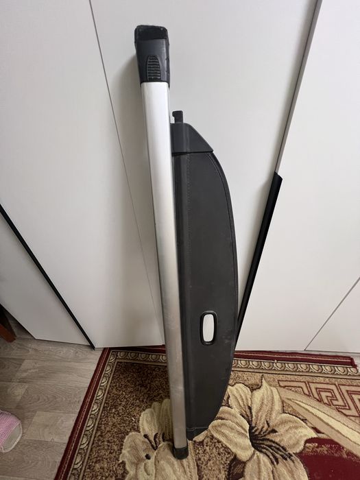 Продаю штор на багажник