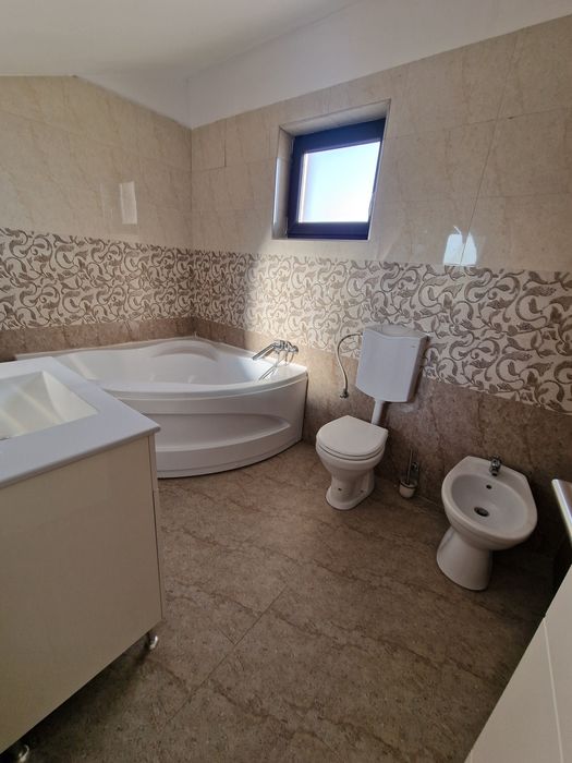 Închiriez vila la Sacalaz in cartier Europa - proprietar