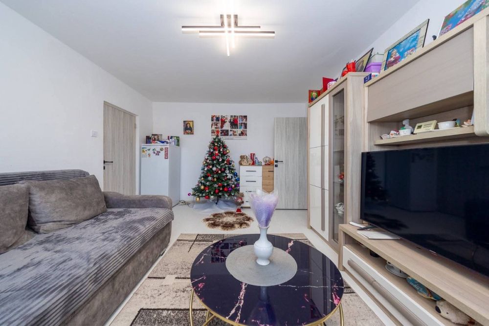 Vand apartament 3 camere