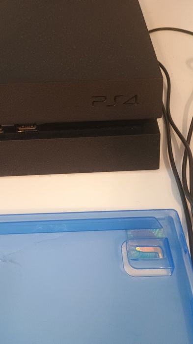 Vand PS4  perfect funcțional