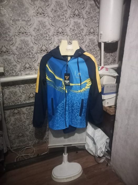 Спортивный костюм