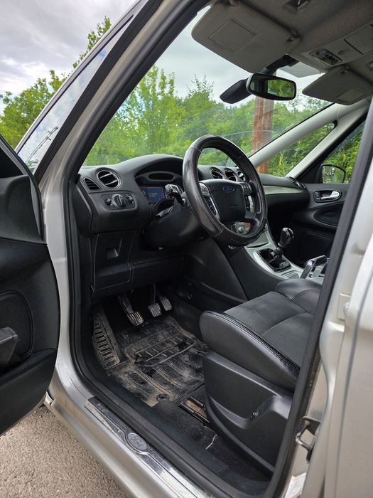 Прадавам Ford  S -Max 2,5 ST