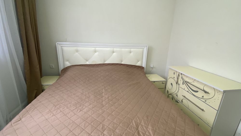 Срочно продам Б/У спальный гарнитур!180*210
